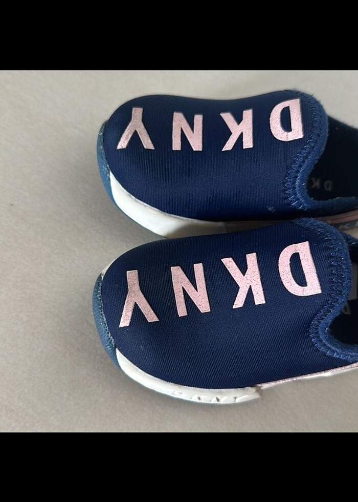 Orijinal DKNY 22 numara spor ayakkabı  - Görsel 2