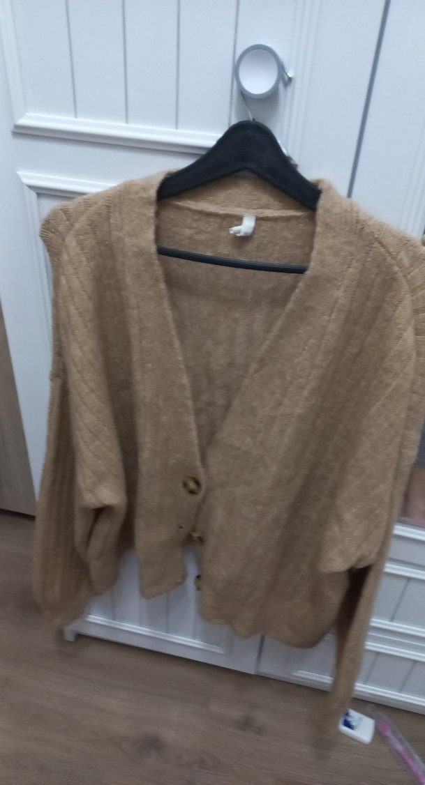 Bej Düğmeli Kadın Triko Hırka - Görsel 3