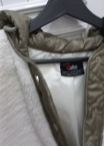 Beyaz Peluş Detaylı Kadın Ceket - Görsel 3