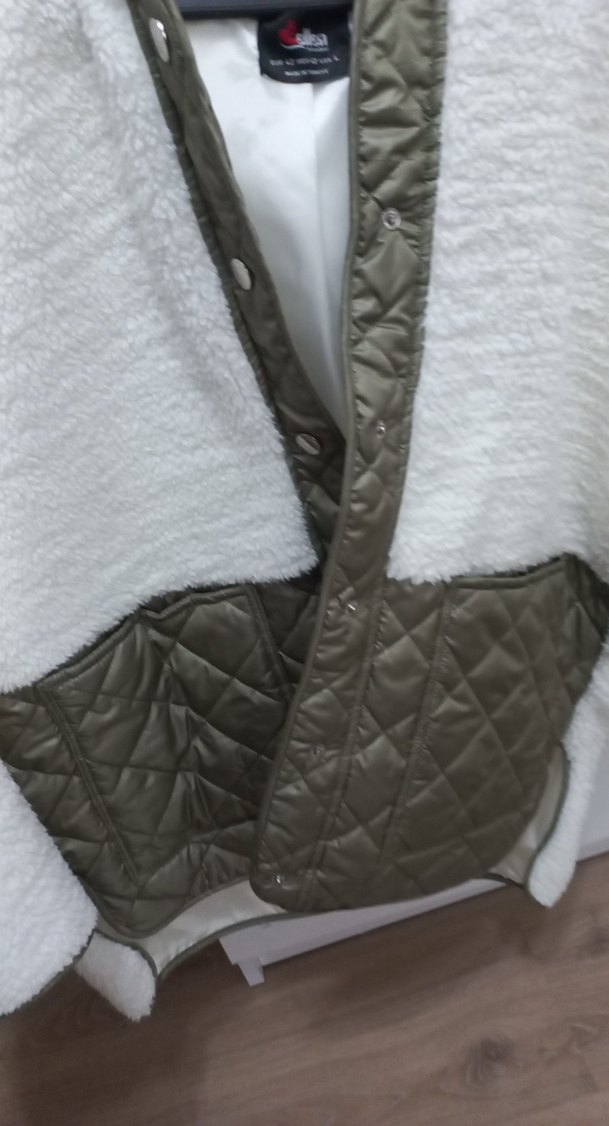 Beyaz Peluş Detaylı Kadın Ceket - Görsel 2