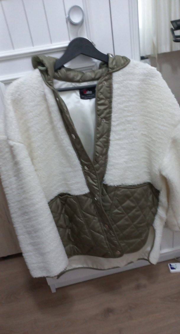 Beyaz Peluş Detaylı Kadın Ceket - Görsel 4