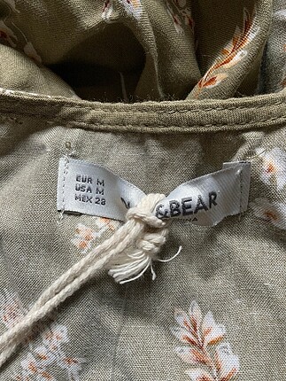 m Beden Pull and Bear Bluz %70 İndirimli.