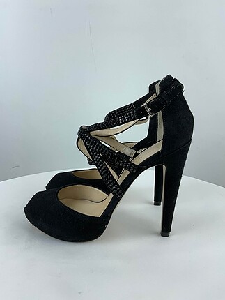 Nine West Stiletto %70 İndirimli.