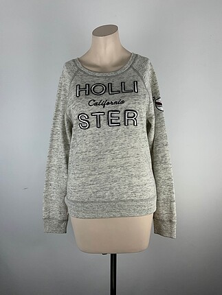 Hollister Sweatshirt %70 İndirimli.