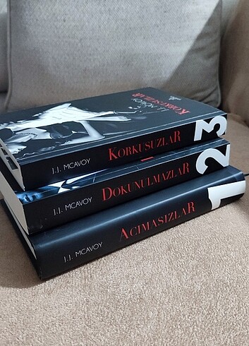 Acımasızlar Kitap Serisi