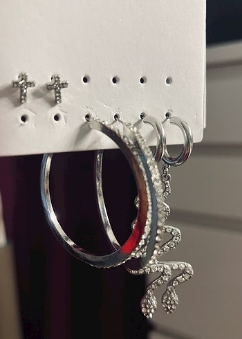 Gri Yılan Desenli Taşlı Midi Küpeler - Görsel 3