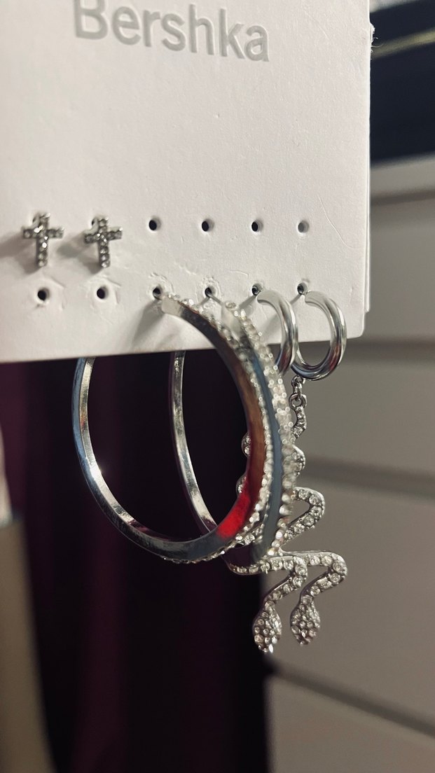 Gri Yılan Desenli Taşlı Midi Küpeler - Görsel 3