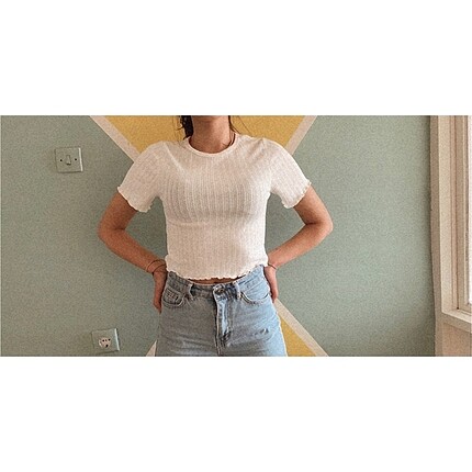 Beyaz crop mini üst