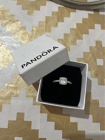 Pandora baget yüzük
