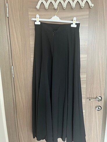 Astarlı siyah kloş etek - Görsel 2