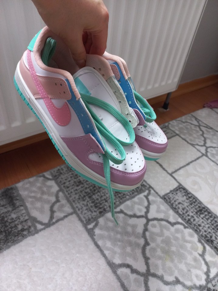 Renkli Bağcıklı Sokak Stili Kadın Spor Ayakkabısı - Görsel 2