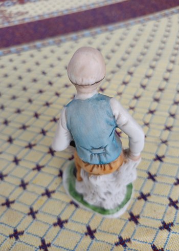 Yaşlı Adam ve Horoz Figürü - Görsel 5