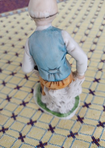 Yaşlı Adam ve Horoz Figürü - Görsel 4