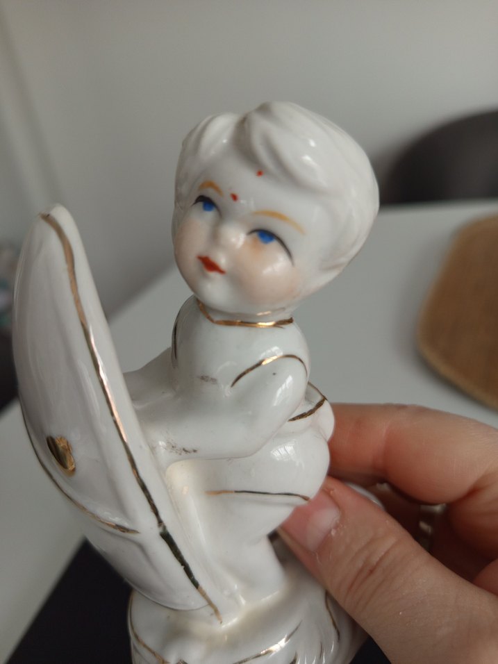 Parlak Beyaz Seramik Figürin - Görsel 3