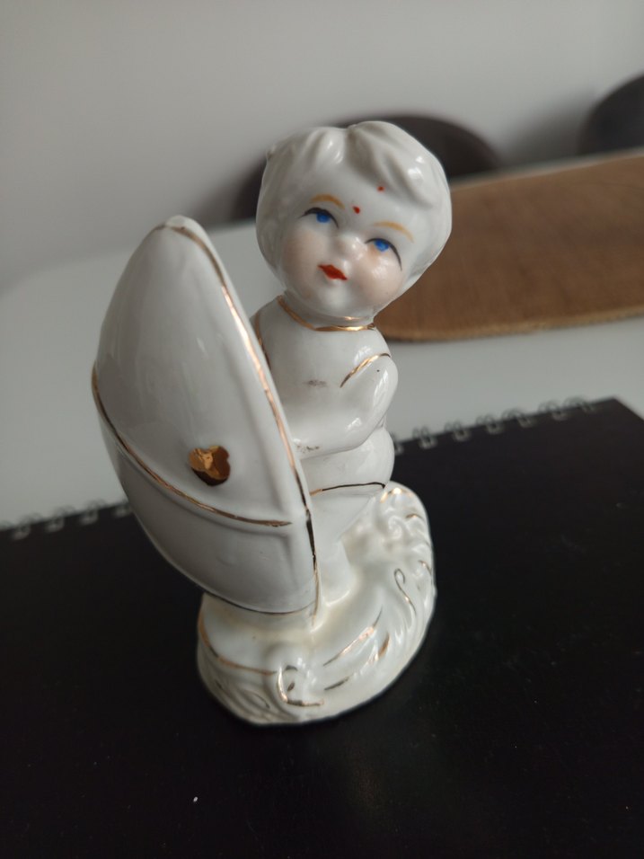 Parlak Beyaz Seramik Figürin - Görsel 2