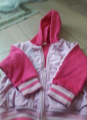 4 yaş kız çoçuk üst kapişonlu. - Görsel 2