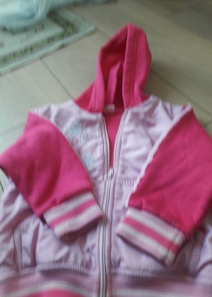 4 yaş  kız çoçuk üst kapişonlu. - Görsel 2