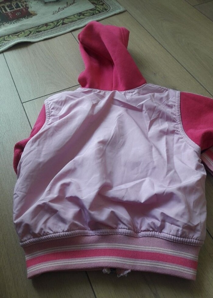 4 yaş  kız çoçuk üst kapişonlu. - Görsel 3