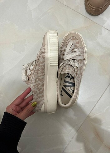 36 Beden Zara leopar desenli ayakkabı