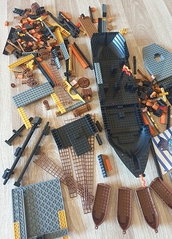 Diğer Lego temiz sorunsuz gemi lego butun parcalar fotoda mevcut eksk 