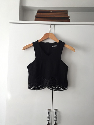 Dantel Detaylı Crop