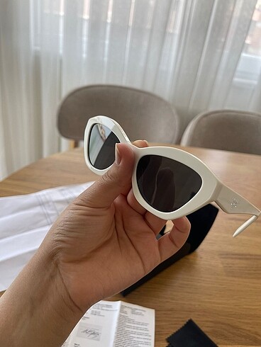 Prada güneş gözlüğü