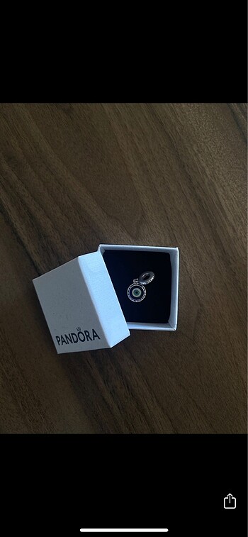 Pandora Pandora charm