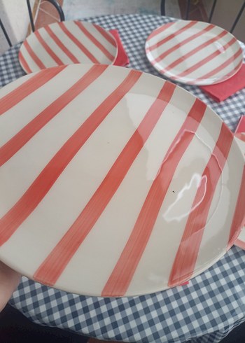 Kırmızı Çizgili Tabak Seti - Görsel 2