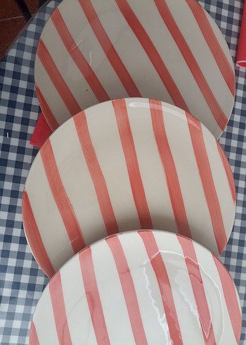 Kırmızı Çizgili Tabak Seti - Görsel 5