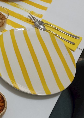 Kırmızı Çizgili Tabak Seti - Görsel 3