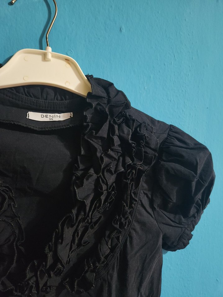 Kadın Siyah Fırfırlı Kısa Kollu Gömlek - Görsel 2