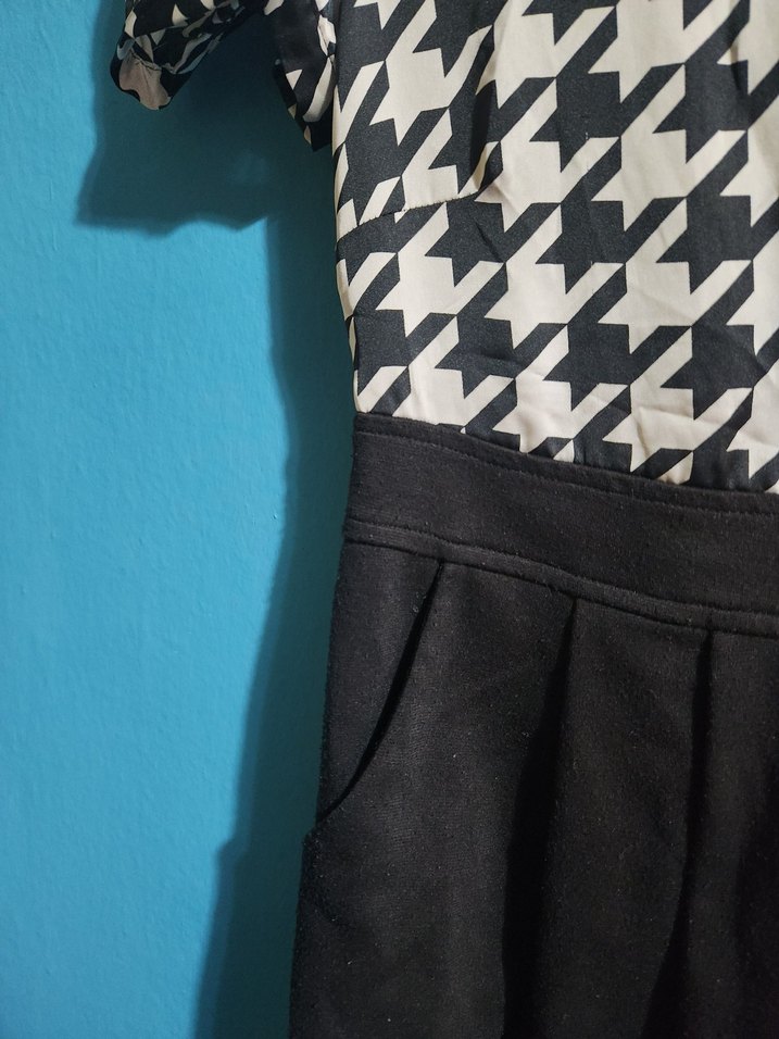 V Yaka, Kısa Kollu Mini Elbise - Görsel 2