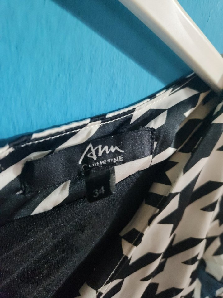 V Yaka, Kısa Kollu Mini Elbise - Görsel 3