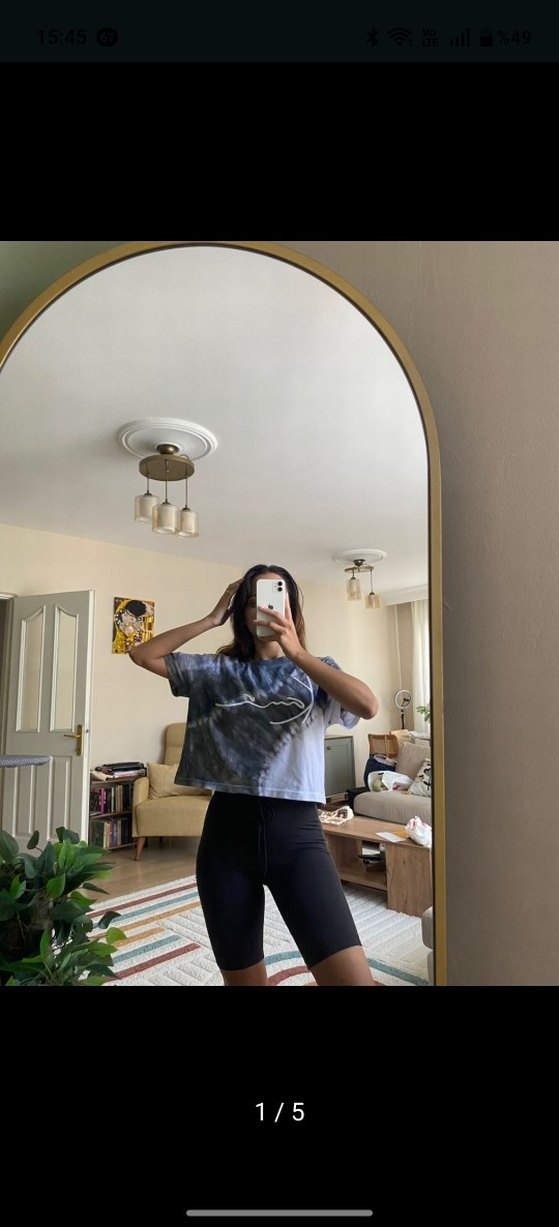 Gri Batik Desenli Tişört - Görsel 3