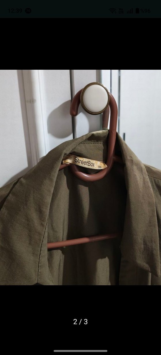 uzun düğmeli elbise - Görsel 3