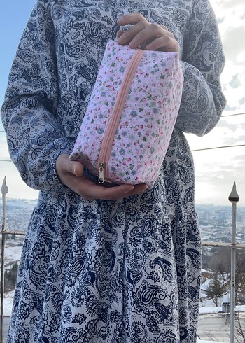 Fermuarlı Pembe Çiçek Desenli Kadın Makyaj Çantası - Görsel 4