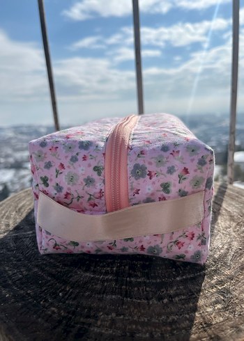 Fermuarlı Pembe Çiçek Desenli Kadın Makyaj Çantası - Görsel 3