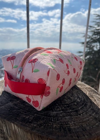 Kiraz Desenli Fermuarlı Makyaj Çantası - Görsel 4