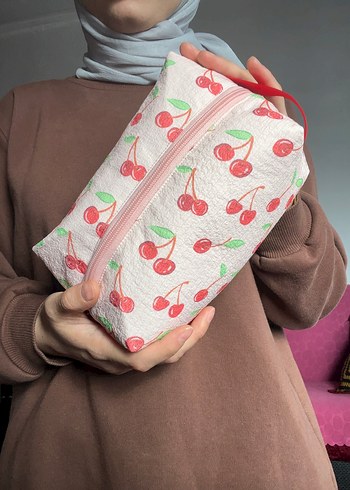 Kiraz Desenli Fermuarlı Makyaj Çantası - Görsel 6