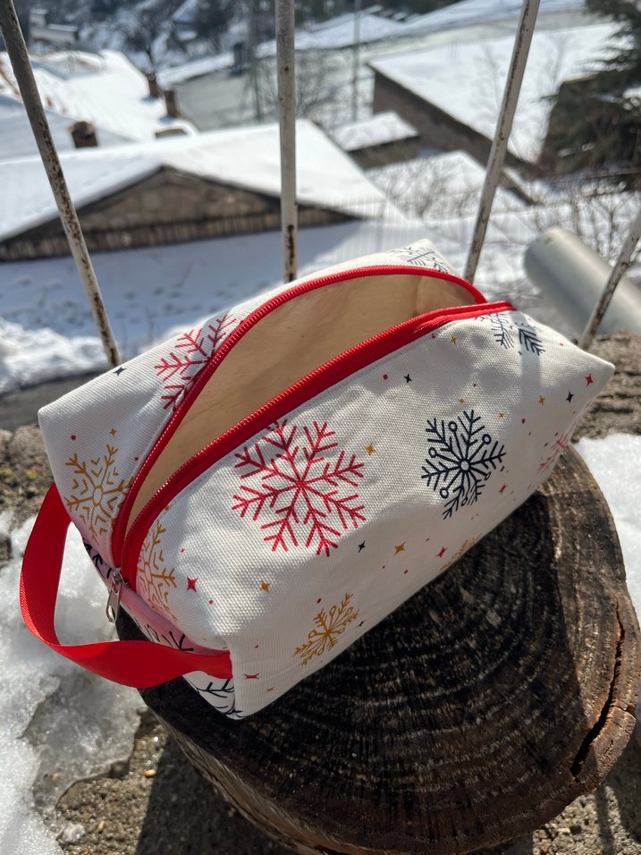 Renkli Baskılı Beyaz Kadın Makyaj Çantası - Görsel 4