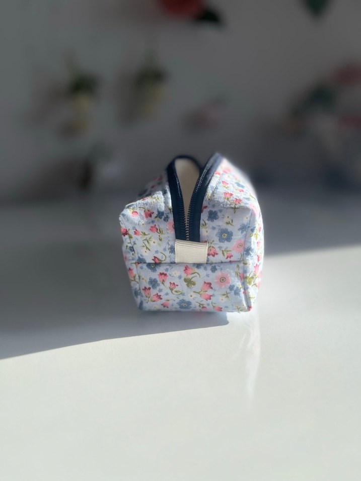 Çiçek Desenli mavi kalemlik - Görsel 3