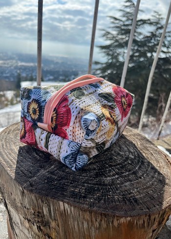 Çiçek desenli makyaj çantası - Görsel 4