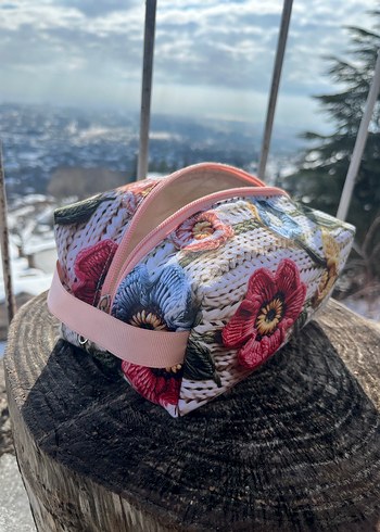 Çiçek desenli makyaj çantası - Görsel 3