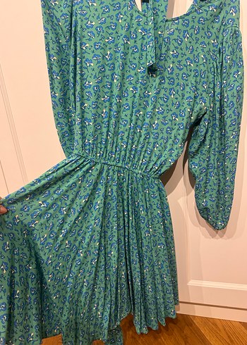 Yeşil V Yaka Uzun Kollu Piliseli Elbise - Görsel 3