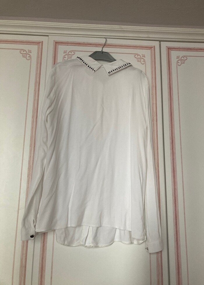 Yakası Boncuklu Beyaz Kadın Gömlek-S - Görsel 5