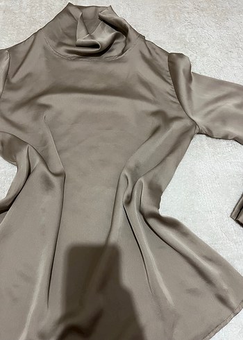 Vizon boğazlı saten bluz - Görsel 3