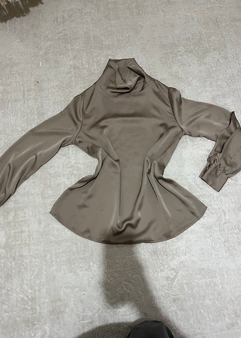 Vizon boğazlı saten bluz - Görsel 2
