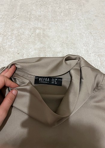 Vizon boğazlı saten bluz - Görsel 4