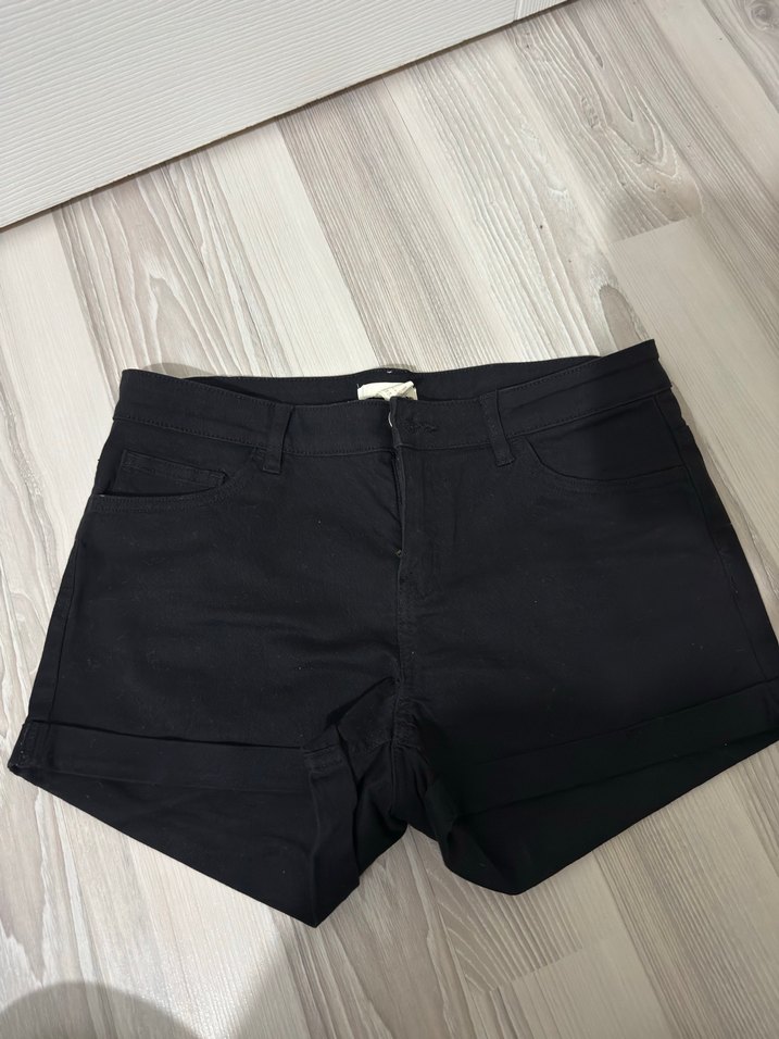 H&M siyah şort - Görsel 2