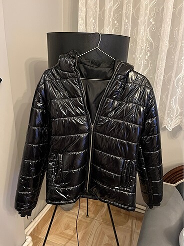 Zara Monttt